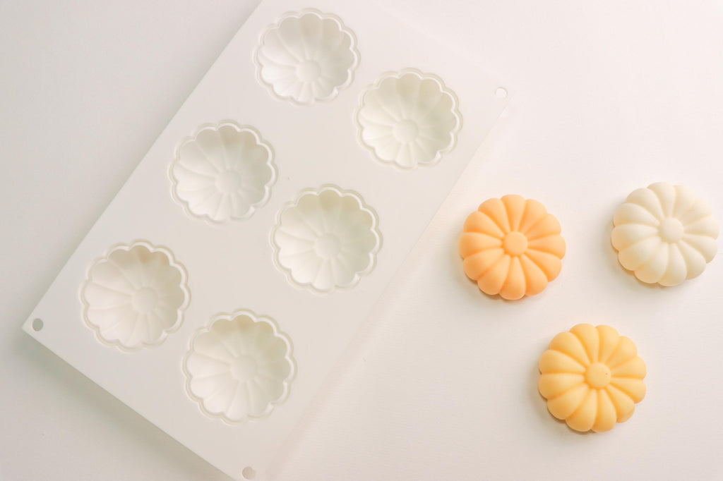 6-Cavity Daisy Flower Silicone Mold, Cake Decoration, Soap, Resin