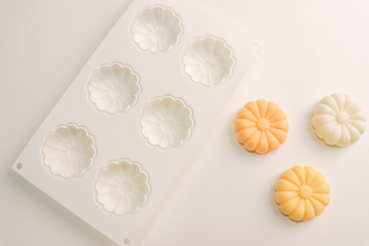 6-Cavity Daisy Flower Silicone Mold, Cake Decoration, Soap, Resin