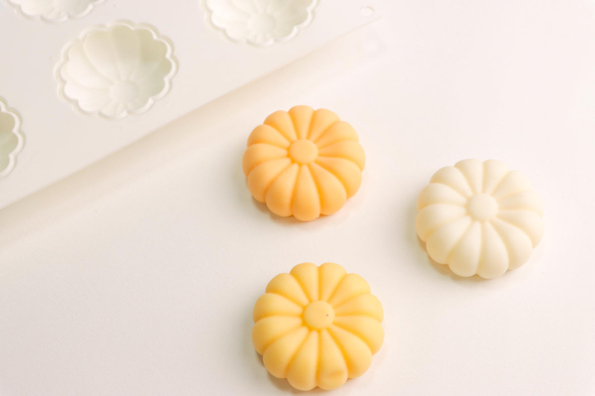 6-Cavity Daisy Flower Silicone Mold, Cake Decoration, Soap, Resin