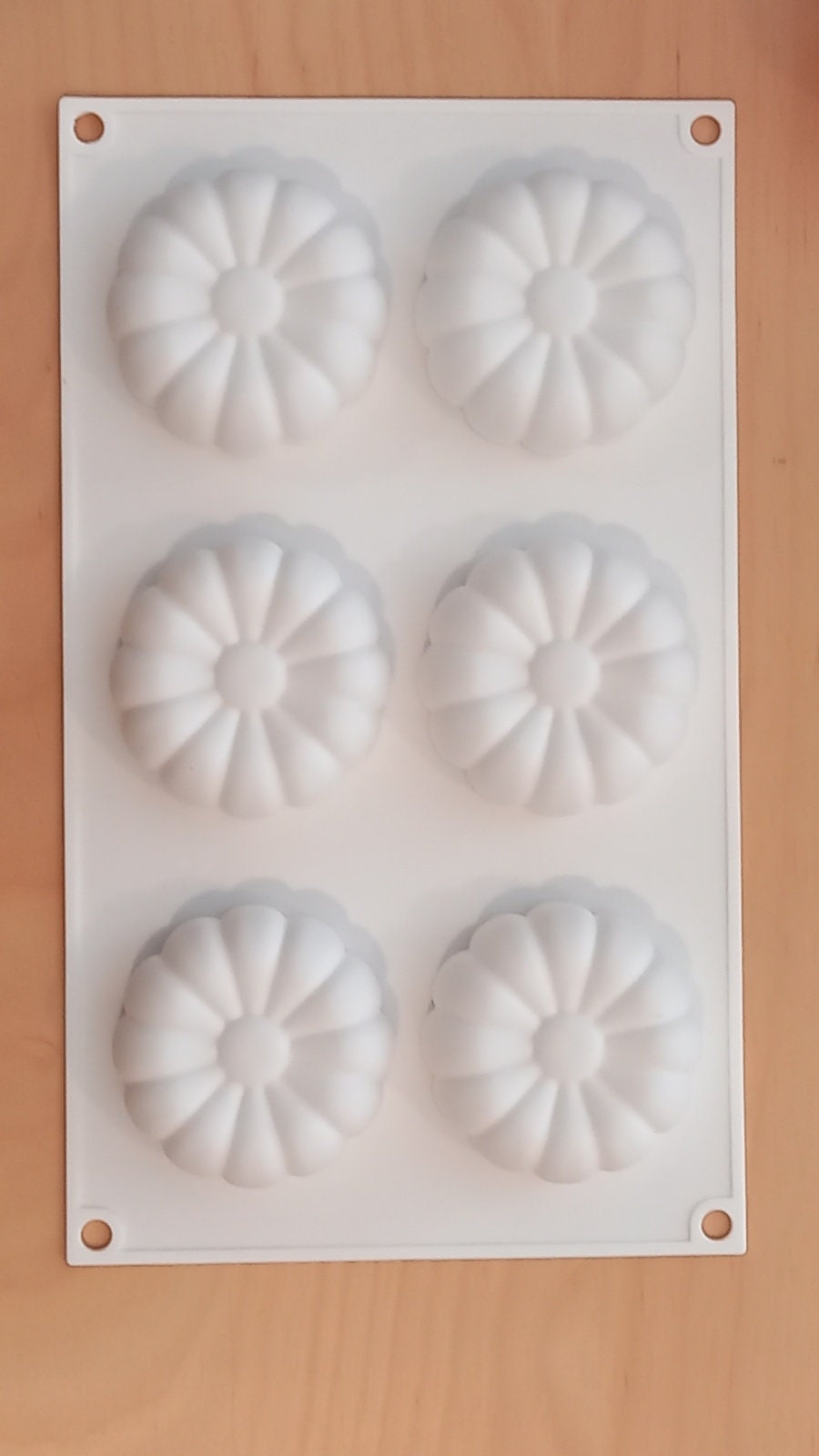 6-Cavity Daisy Flower Silicone Mold, Cake Decoration, Soap, Resin