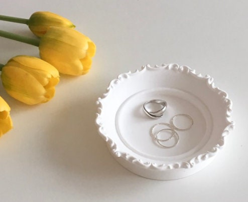 Vintage Style Round Jewelry Tray Silicone Mold, Photo Frame, Coaster (4.3'')