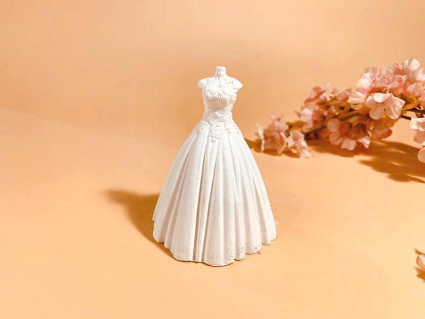 Bride wedding dress silicone mold, wedding gift making mold, wedding dress mold, candle plaster jesmonite concrete